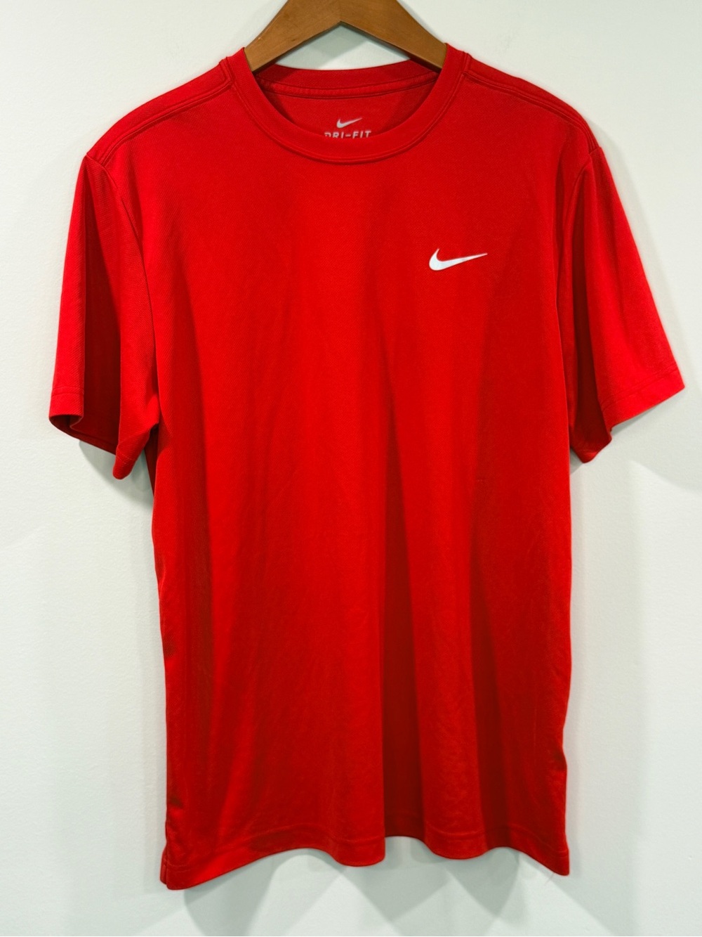 Nike Mens Red Short Sleeve Dri-FIT Tee with White Swoosh Size L